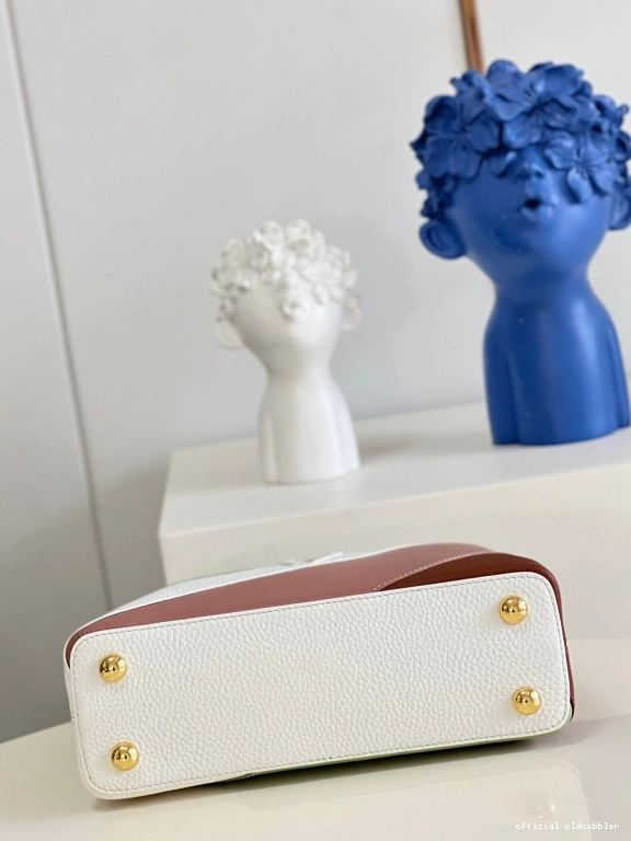 Official oldcobbler VUITTON LOUIS CAPUCINES BB 0713
